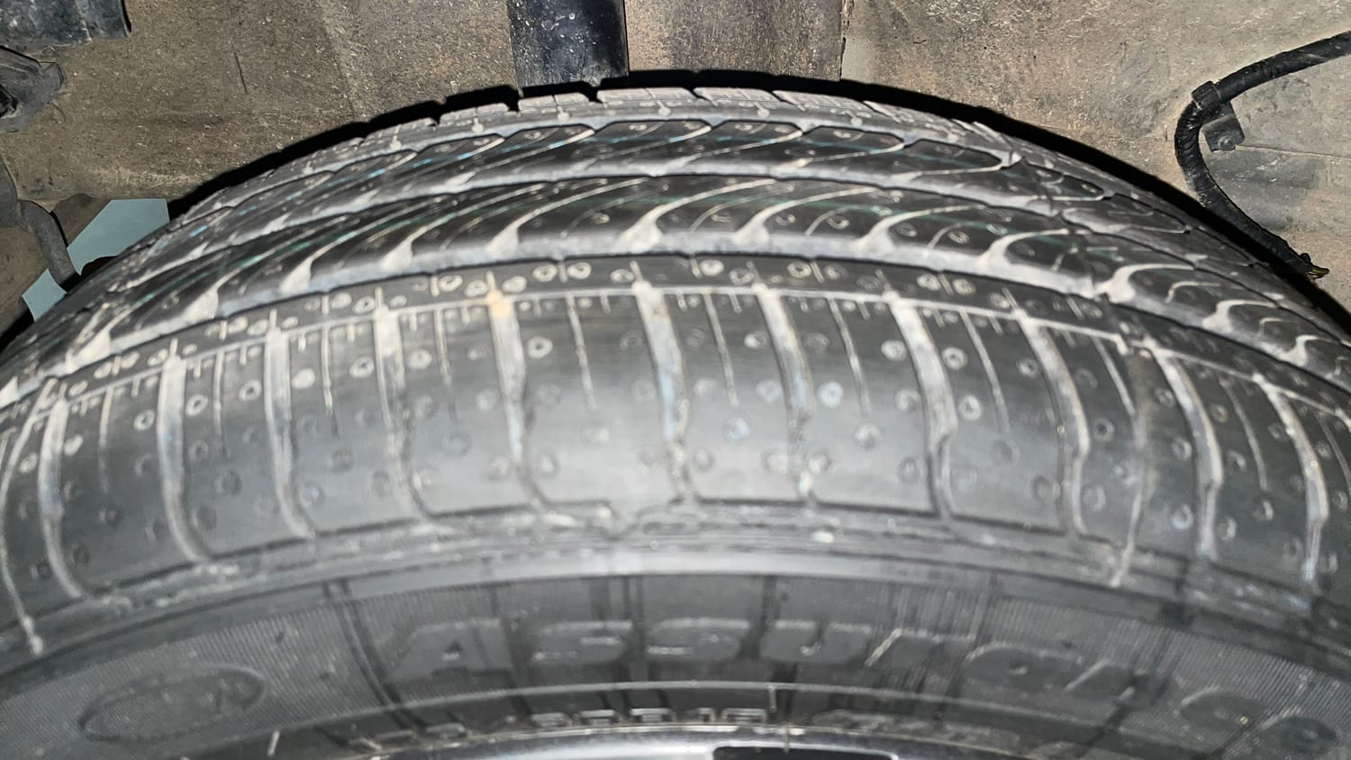 Used 2023 Tata Tiago XZ Plus Petrol Manual tyres RIGHT REAR TYRE TREAD VIEW