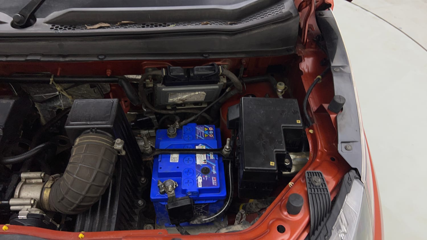 Used 2016 Mahindra KUV100 K6+ 6 STR Petrol Manual engine ENGINE LEFT SIDE VIEW