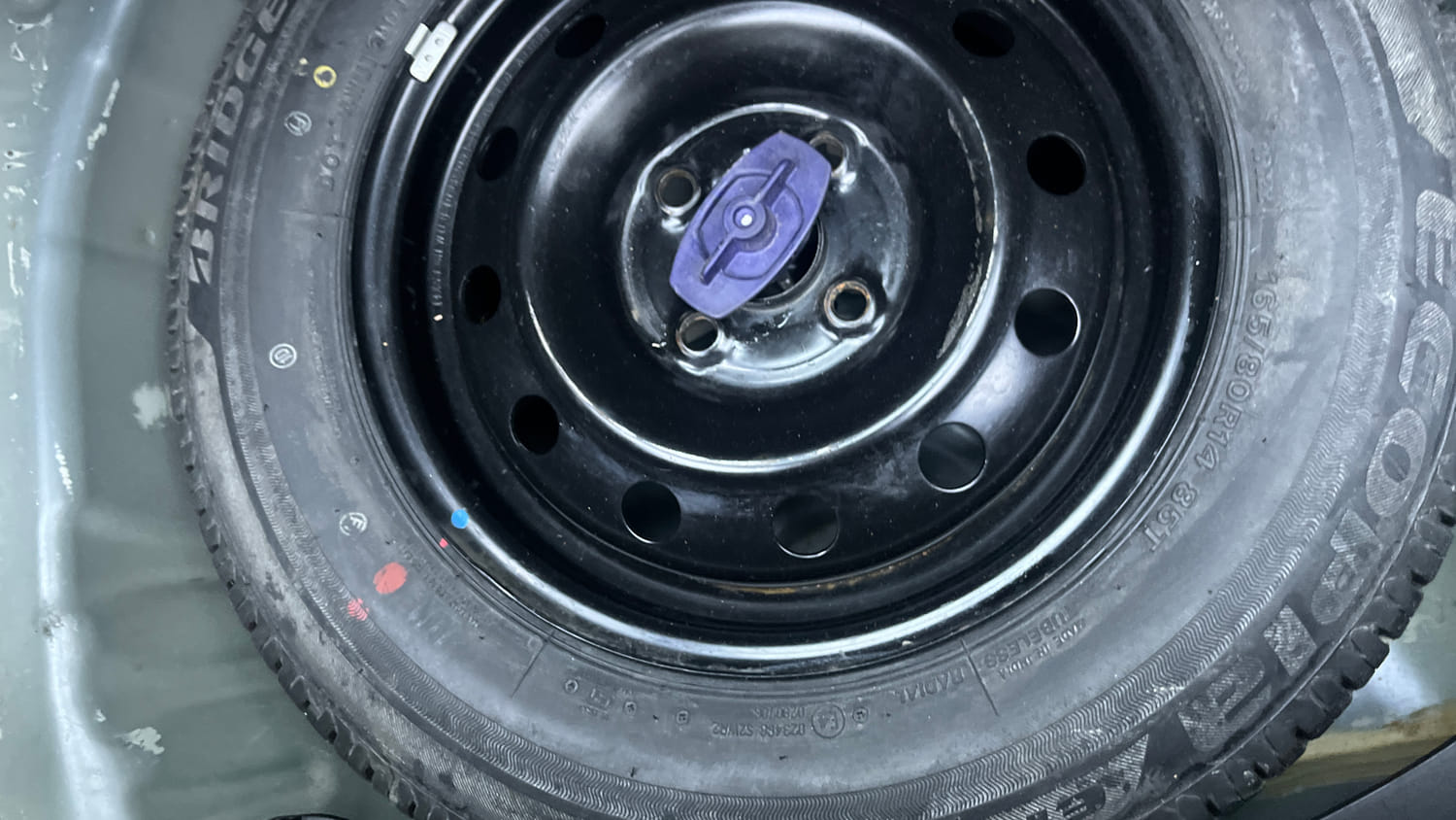 Used 2018 Maruti Suzuki Swift VXi AMT Petrol Automatic tyres SPARE TYRE VIEW