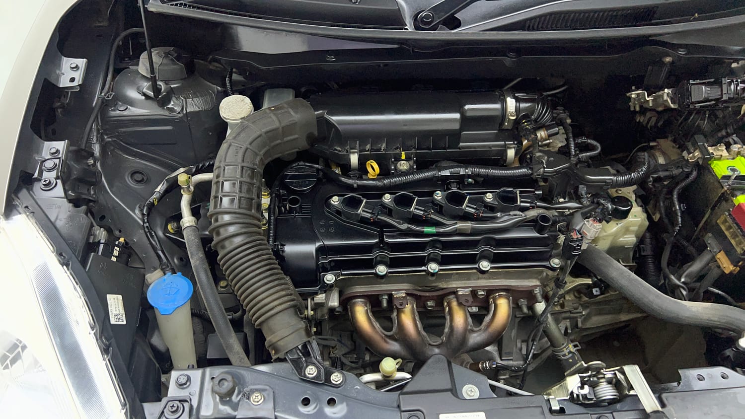 Used 2018 Maruti Suzuki Dzire VXi AMT Petrol Automatic engine ENGINE RIGHT SIDE VIEW