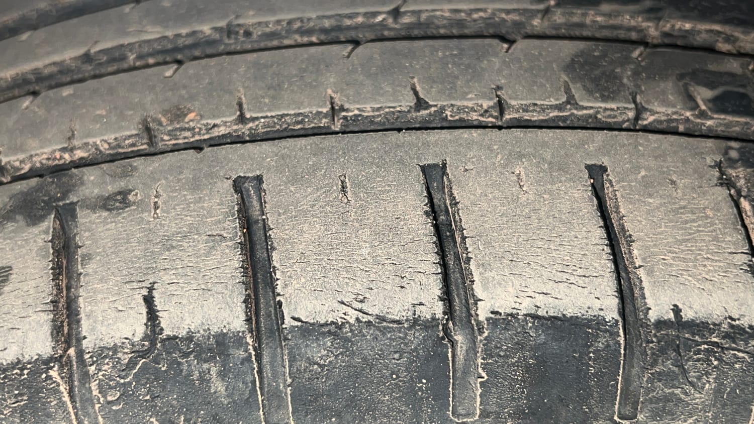 Used 2020 Toyota Glanza G CVT Petrol Automatic tyres RIGHT FRONT TYRE TREAD VIEW