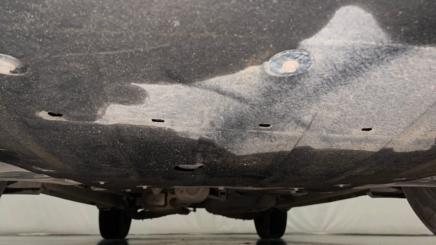 Used 2023 Mahindra XUV700 AX 5 Diesel AT 7 STR Diesel Automatic extra FRONT LEFT UNDERBODY VIEW