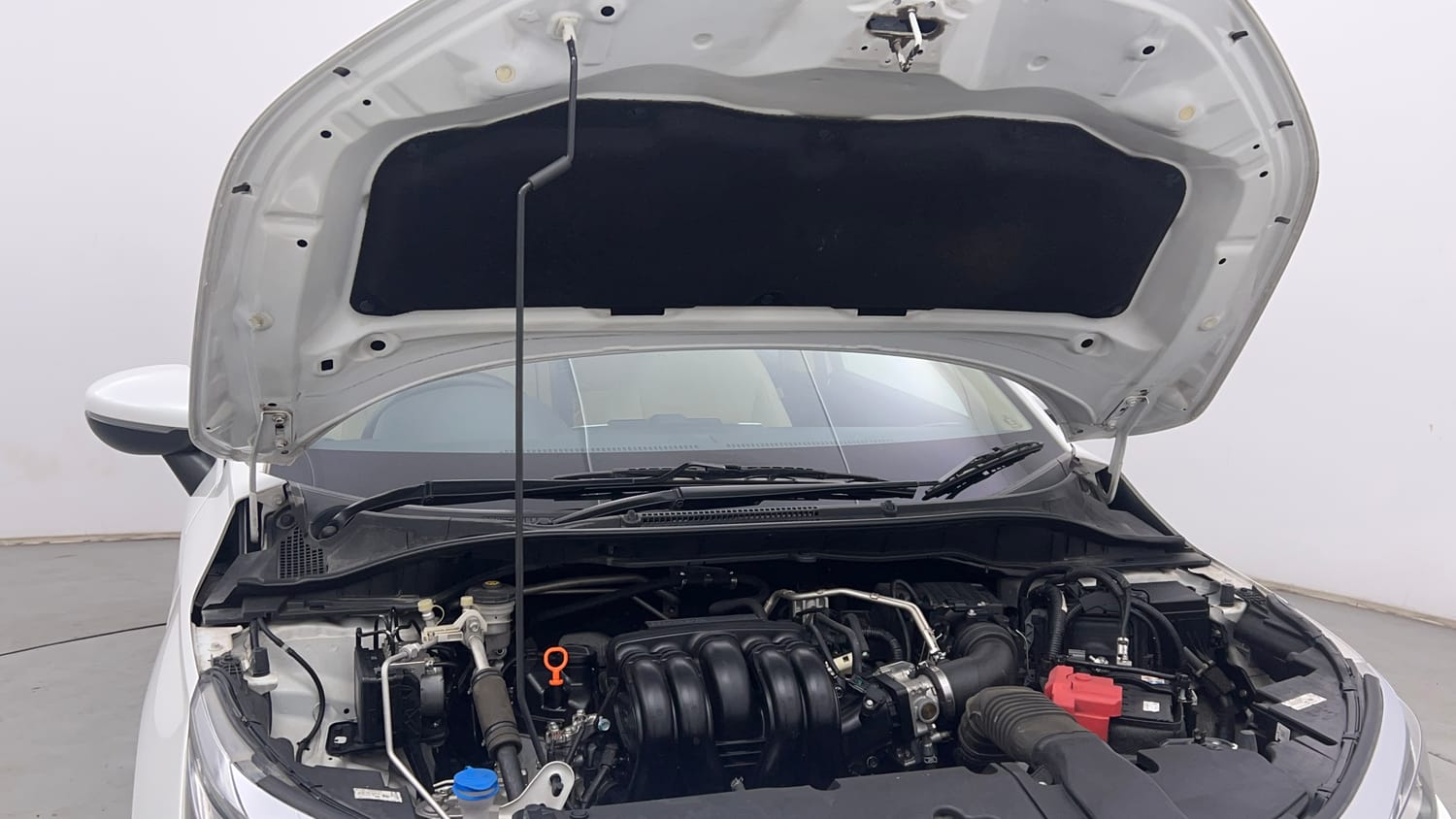 Used 2023 Honda City V Petrol CVT Petrol Automatic engine ENGINE RIGHT SIDE HINGE & APRON VIEW