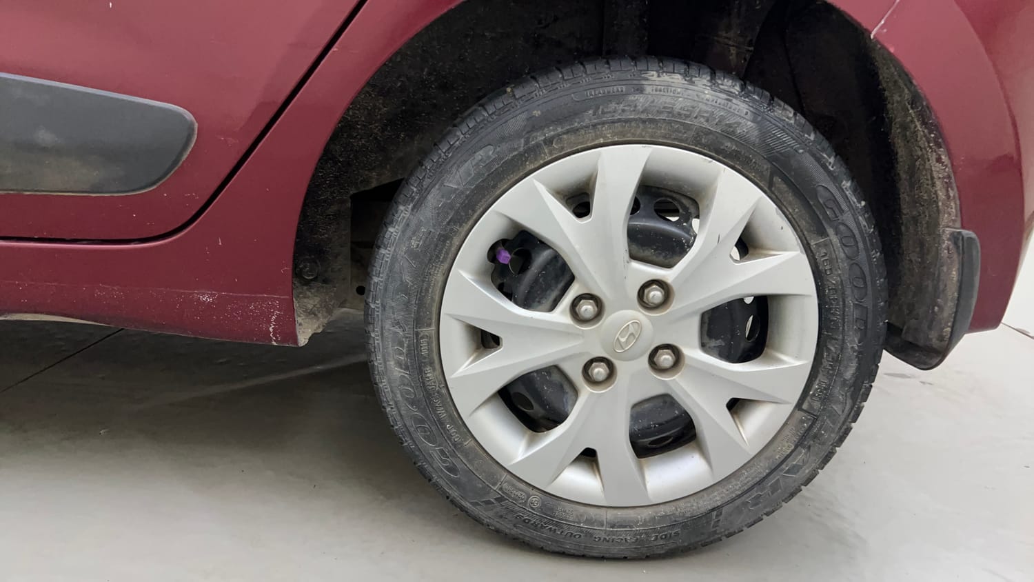 Used 2015 Hyundai Grand i10 Sportz 1.2 Kappa VTVT Petrol Manual tyres LEFT REAR TYRE RIM VIEW