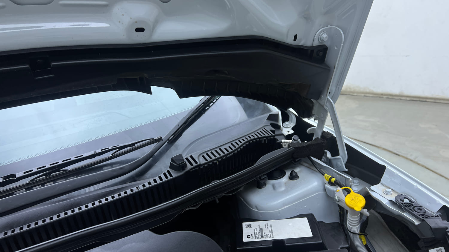 Used 2026 Tata Curvv EV Empowered X 55 Electric Automatic engine ENGINE LEFT SIDE HINGE & APRON VIEW