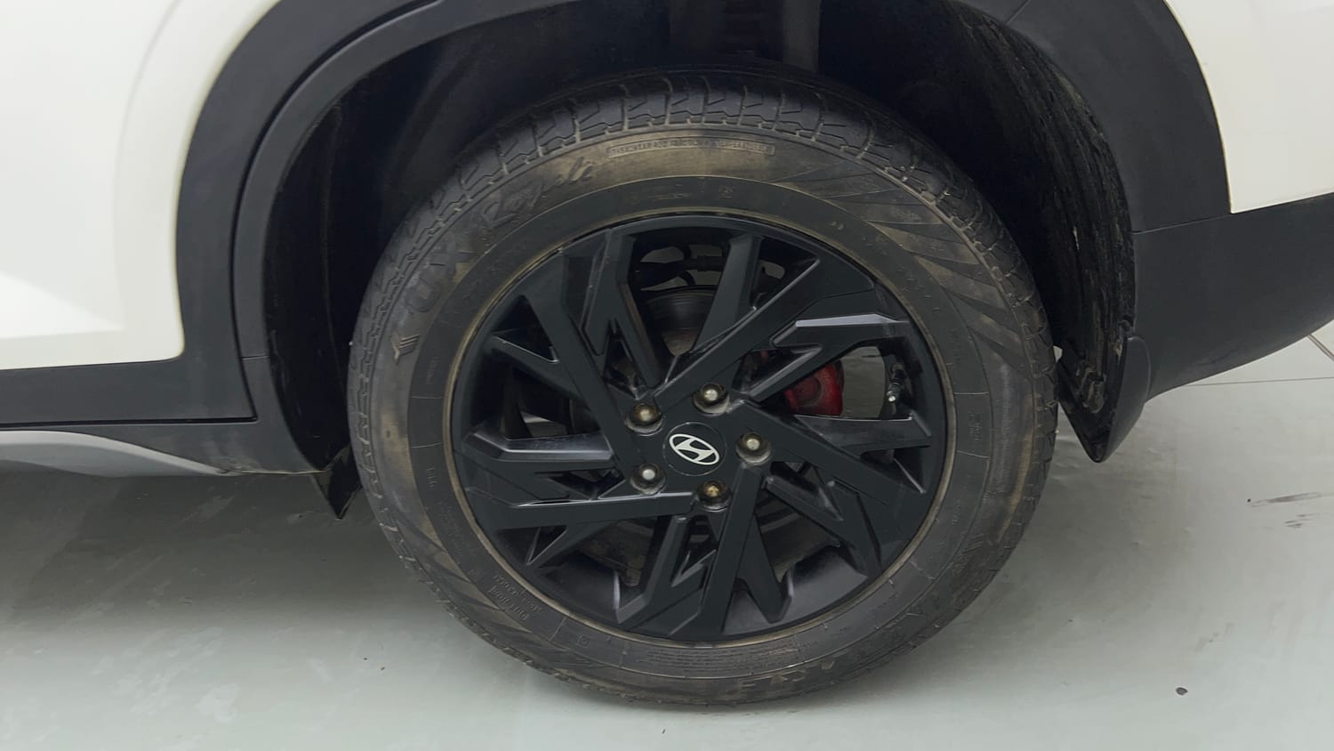 Used 2024 Hyundai Creta 1.5 CRDi Diesel MT DSL S(O) Diesel Manual tyres LEFT REAR TYRE RIM VIEW