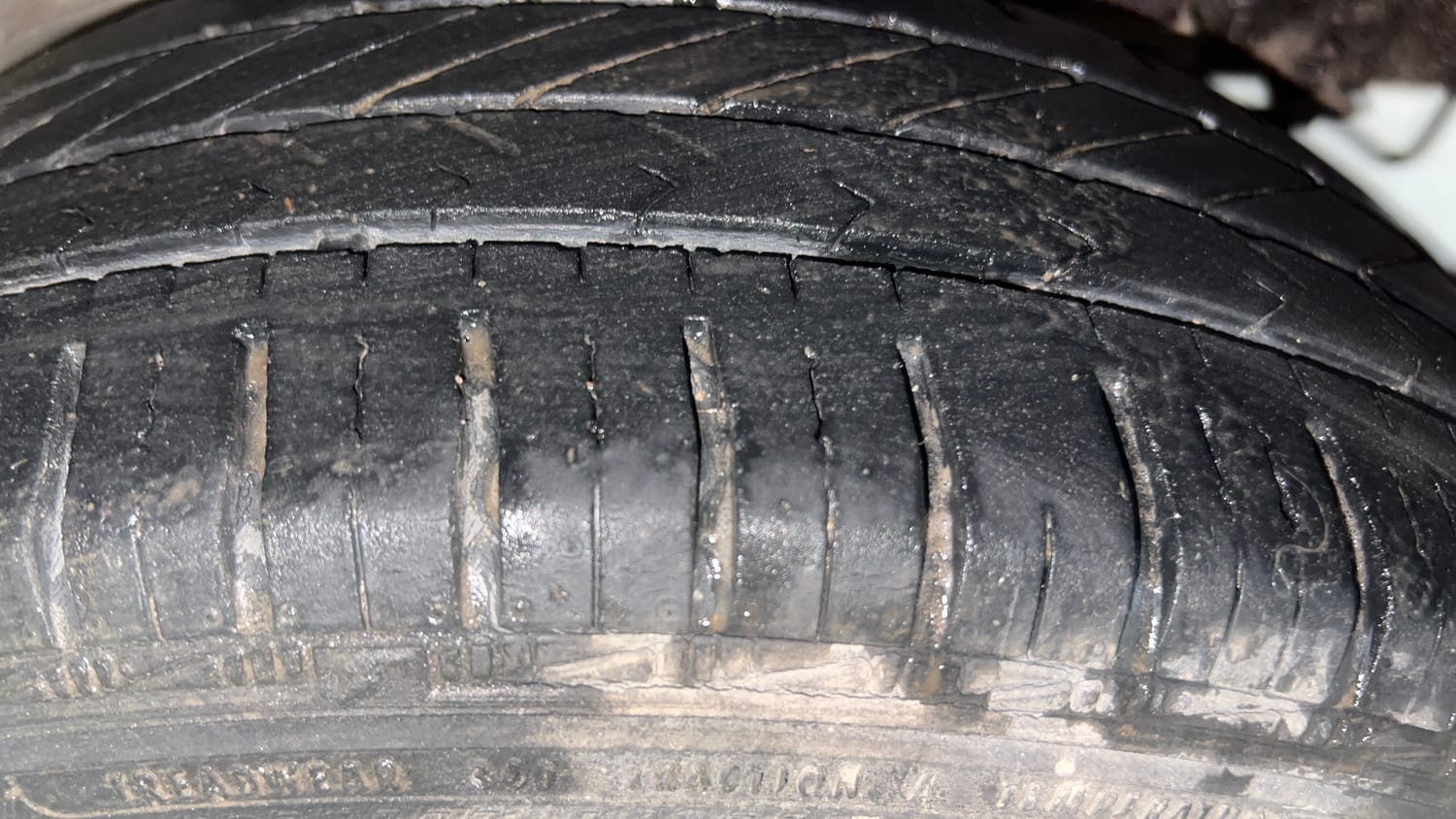 Used 2015 Hyundai Grand i10 Sportz 1.2 Kappa VTVT Petrol Manual tyres LEFT REAR TYRE TREAD VIEW