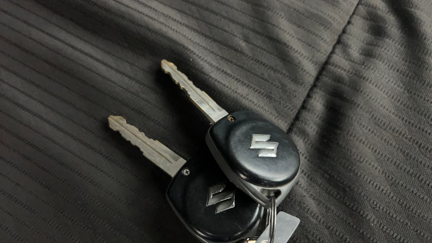 Used 2017 Maruti Suzuki Swift VXi Petrol Manual extra CAR KEY VIEW