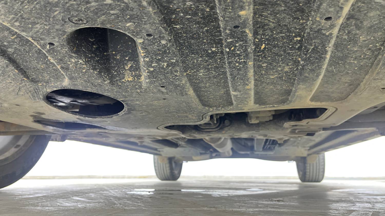 Used 2022 Kia Seltos X Line 1.4 DCT Petrol Automatic extra FRONT LEFT UNDERBODY VIEW