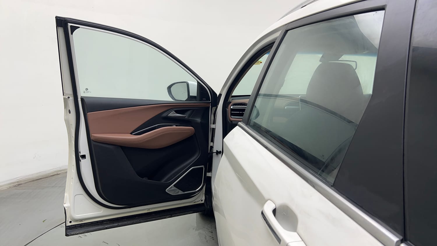 Used 2023 MG Motors Hector Plus Sharp Pro 2.0 Turbo Diesel 7 STR Diesel Manual interior LEFT FRONT DOOR OPEN VIEW