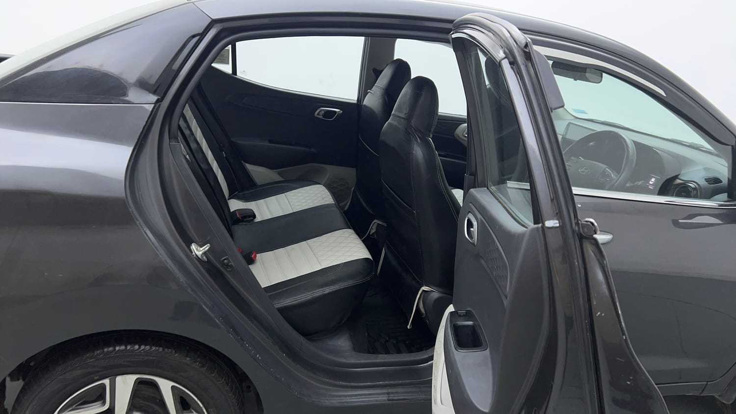 Used 2023 Hyundai Aura SX 1.2 CNG Cng Manual interior RIGHT SIDE REAR DOOR CABIN VIEW