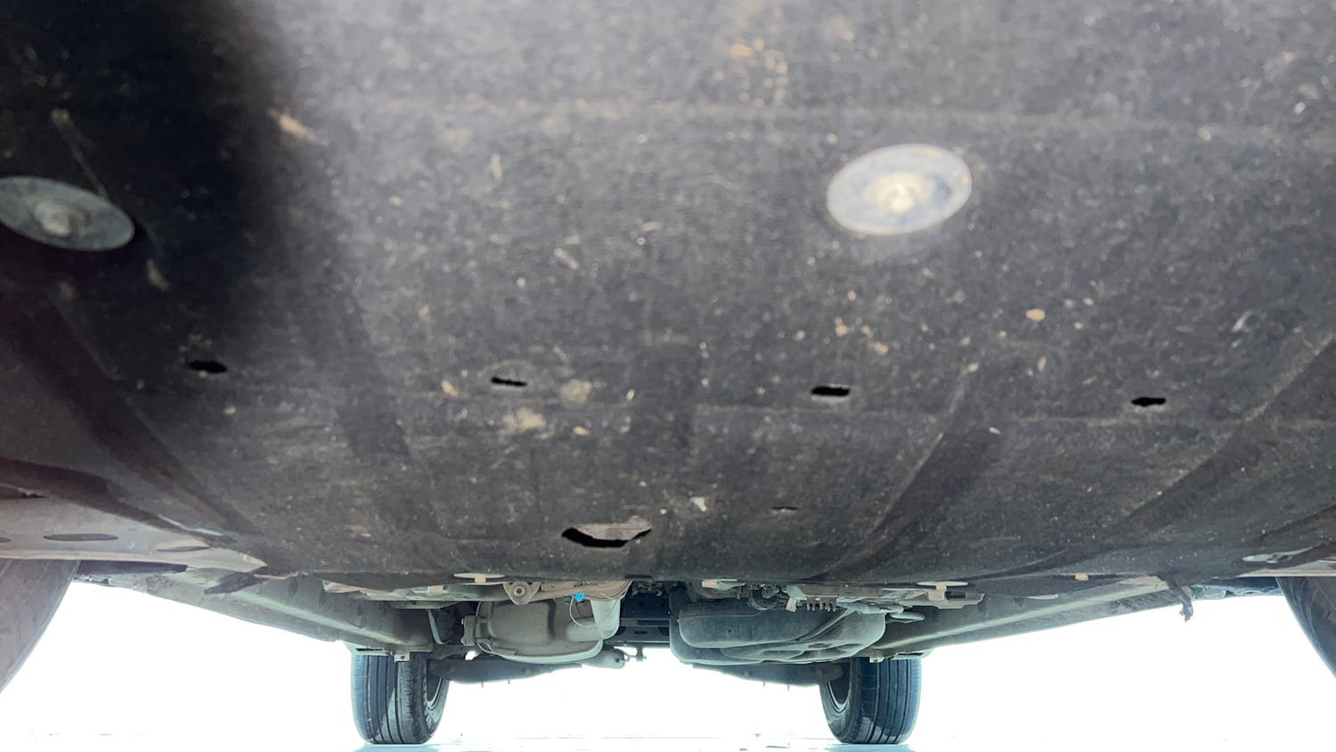 Used 2022 Mahindra XUV700 AX 5 Petrol AT 5 STR Petrol Automatic extra FRONT LEFT UNDERBODY VIEW