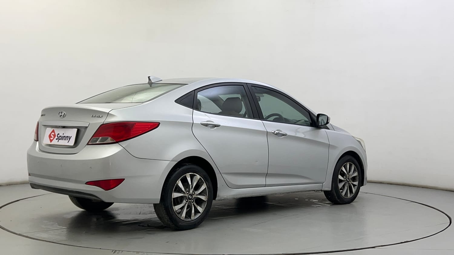 Used 2017 Hyundai Verna 1.6 CRDI SX (O) Diesel Manual exterior RIGHT REAR CORNER VIEW