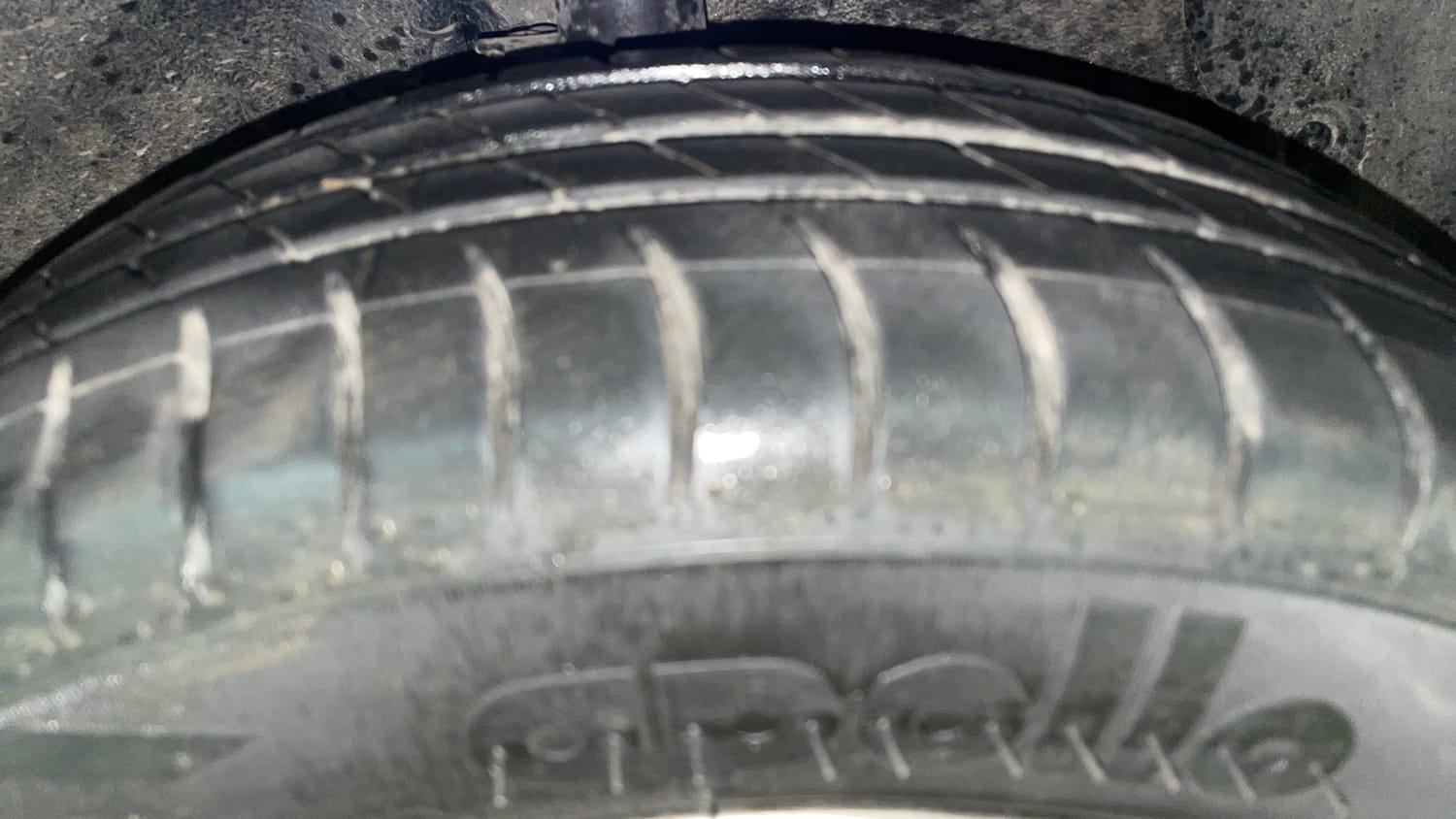 Used 2016 Hyundai Grand i10 Asta AT 1.2 Kappa VTVT (O) Petrol Automatic tyres RIGHT FRONT TYRE TREAD VIEW