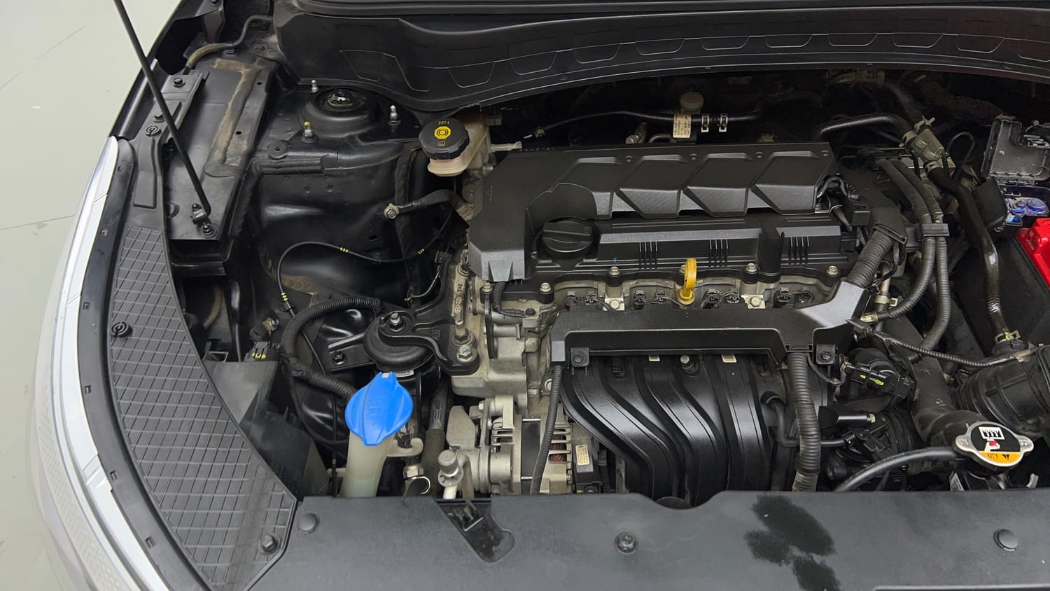 Used 2023 kia Seltos HTX 1.5 Petrol IVT Petrol Automatic engine ENGINE RIGHT SIDE VIEW
