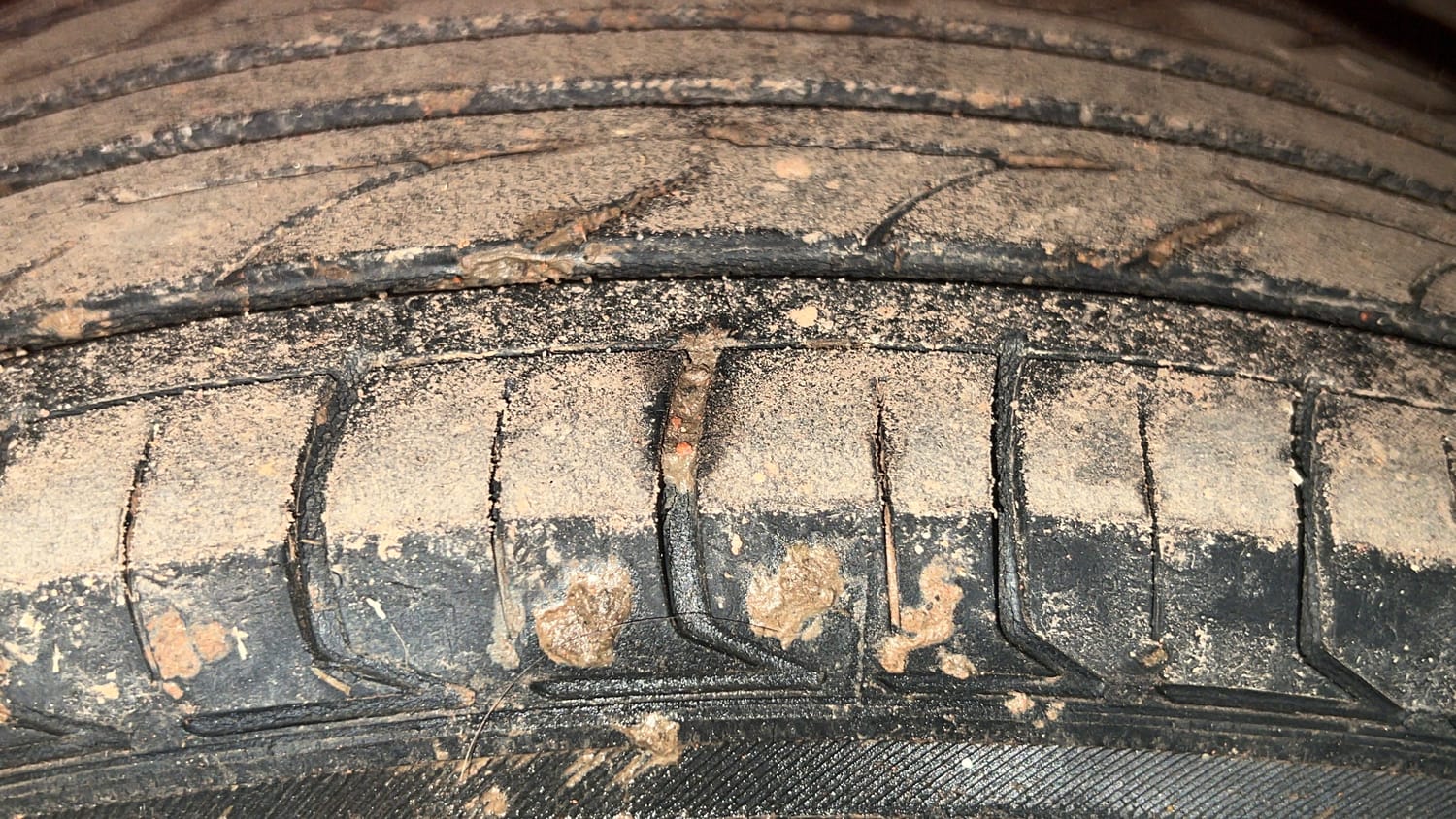Used 2014 Hyundai Xcent SX 1.2 (O) Petrol Manual tyres RIGHT REAR TYRE TREAD VIEW