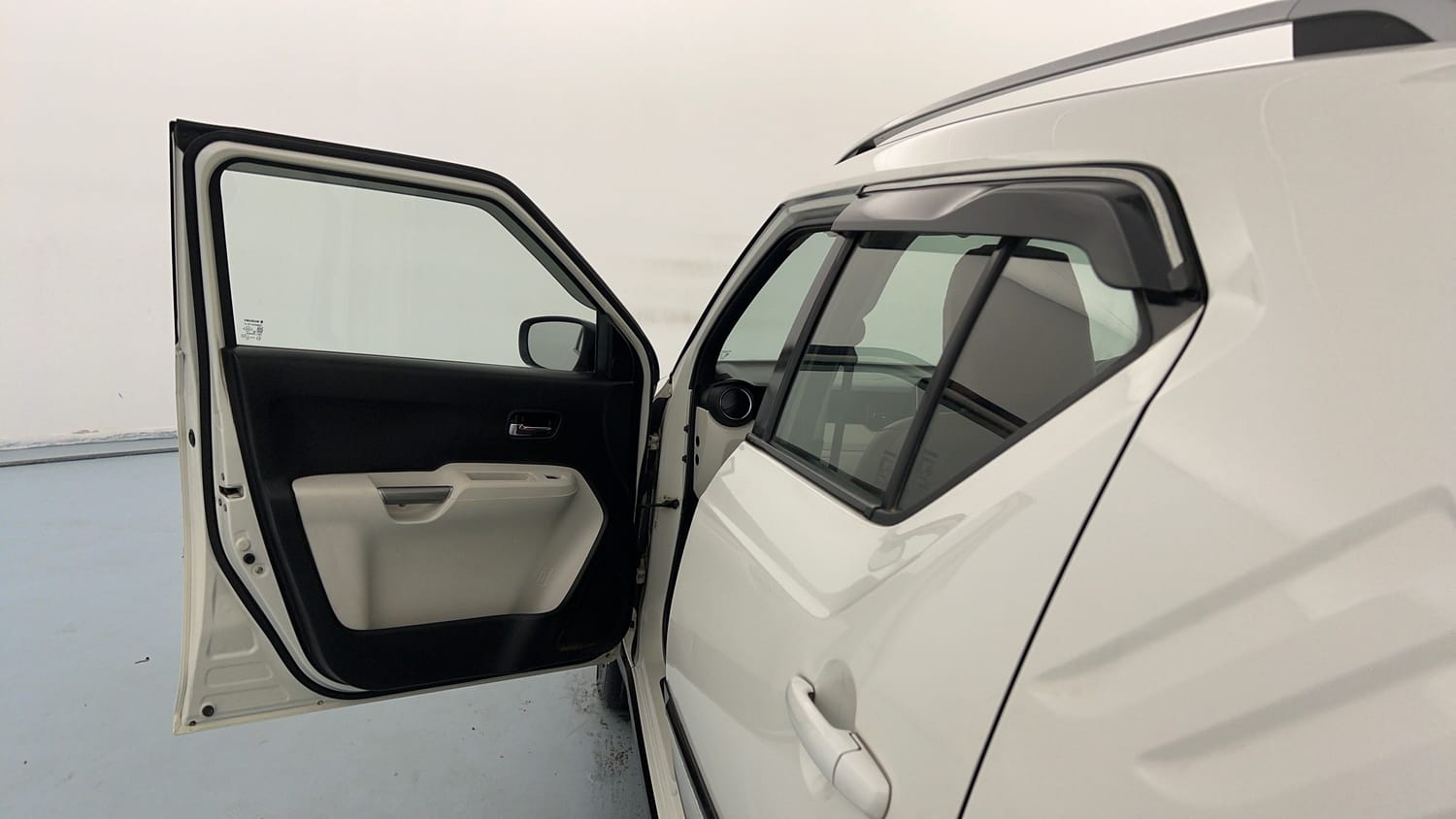 Used 2021 Maruti Suzuki Ignis Alpha 1.2 MT Petrol Manual interior LEFT FRONT DOOR OPEN VIEW