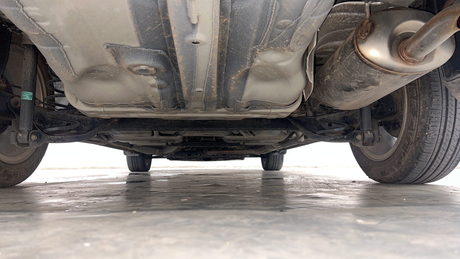 Used 2023 Honda City V Petrol CVT Petrol Automatic extra REAR UNDERBODY VIEW (TAKEN FROM REAR)