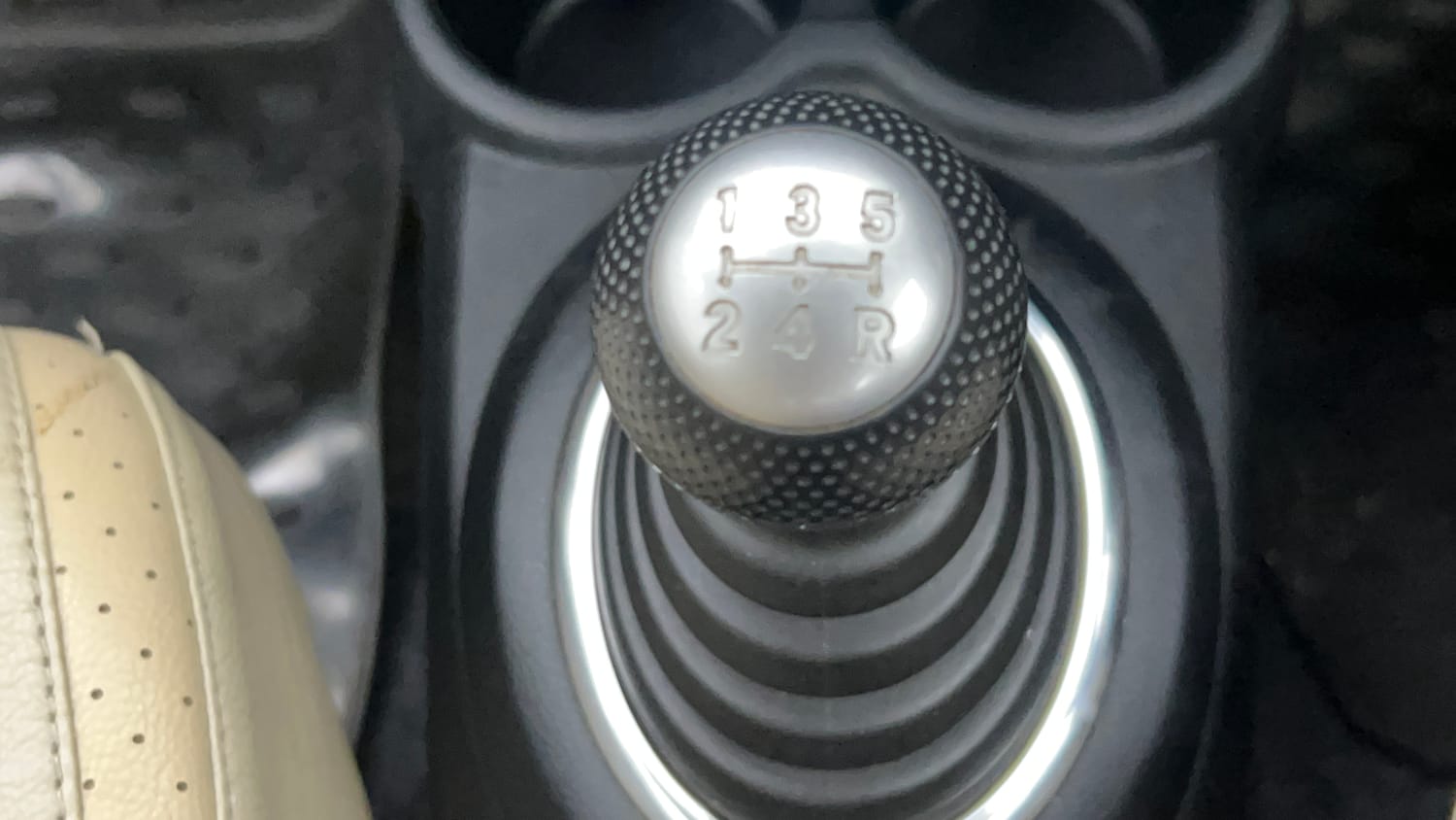 Used 2013 Honda Amaze 1.2 S i-VTEC Petrol Manual interior GEAR  KNOB VIEW