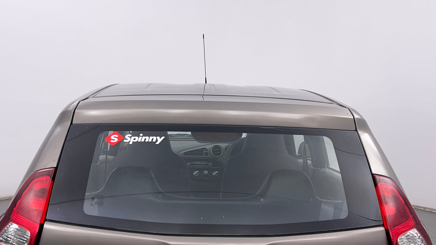 Used 2016 Datsun Redi-GO T Petrol Manual exterior BACK WINDSHIELD VIEW