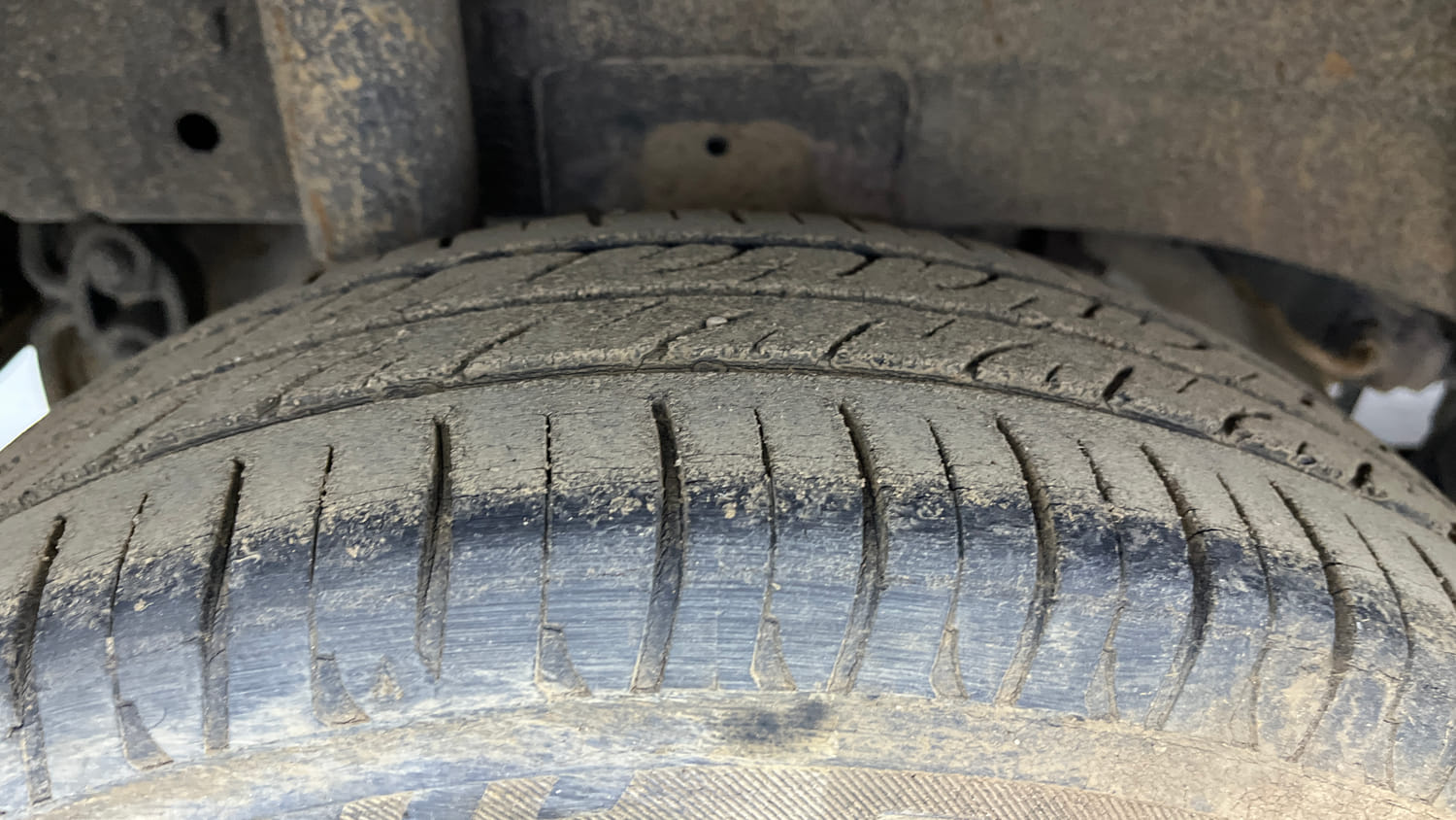 Used 2018 Mahindra KUV100 NXT K2 6 STR Petrol Manual tyres RIGHT REAR TYRE TREAD VIEW