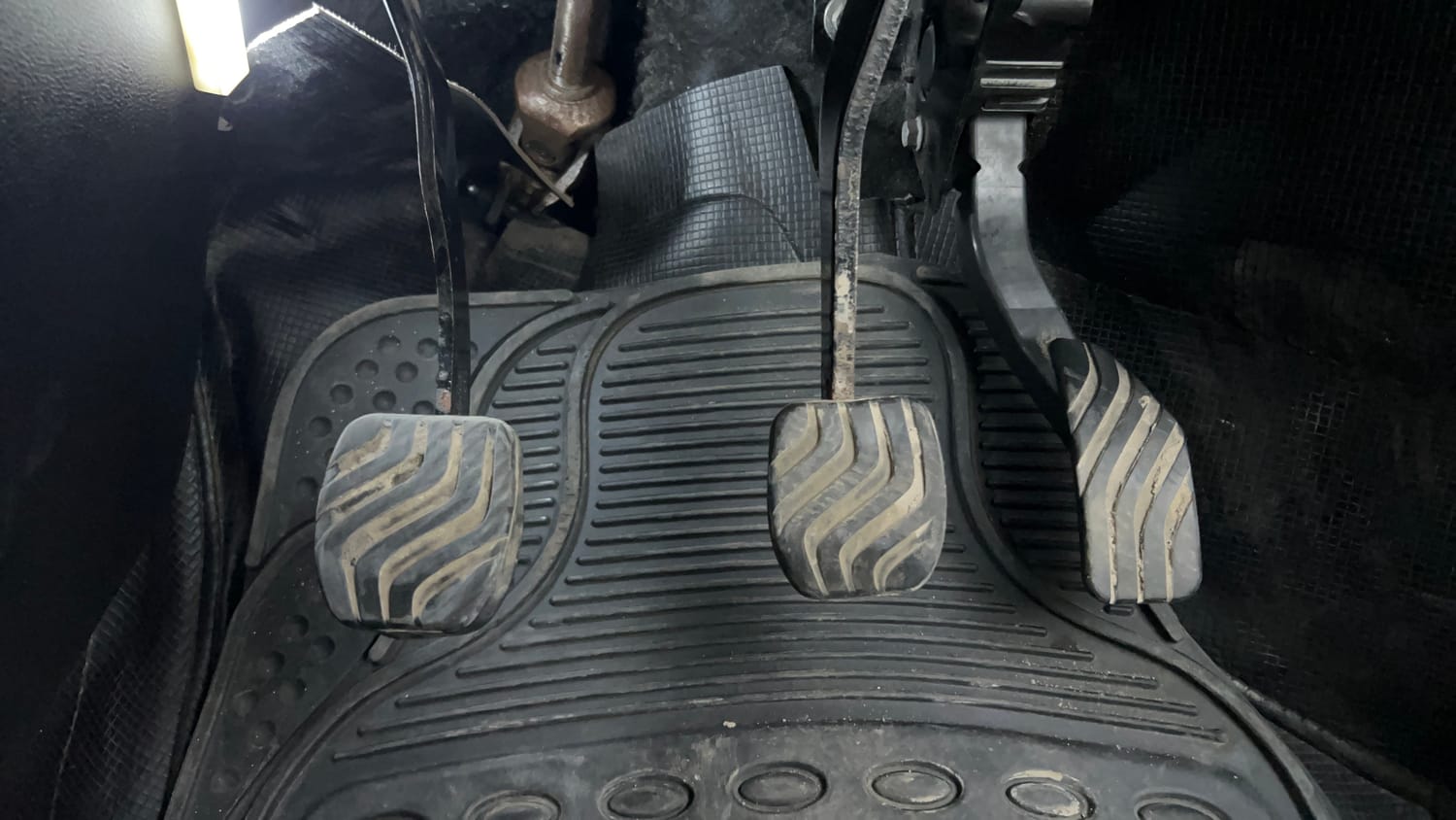 Used 2022 Renault Triber Limited Edition Petrol Manual interior PEDALS VIEW