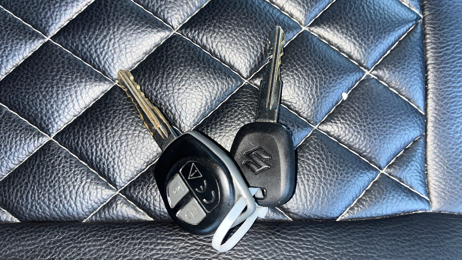 Used 2018 Maruti Suzuki Swift VXi AMT Petrol Automatic extra CAR KEY VIEW