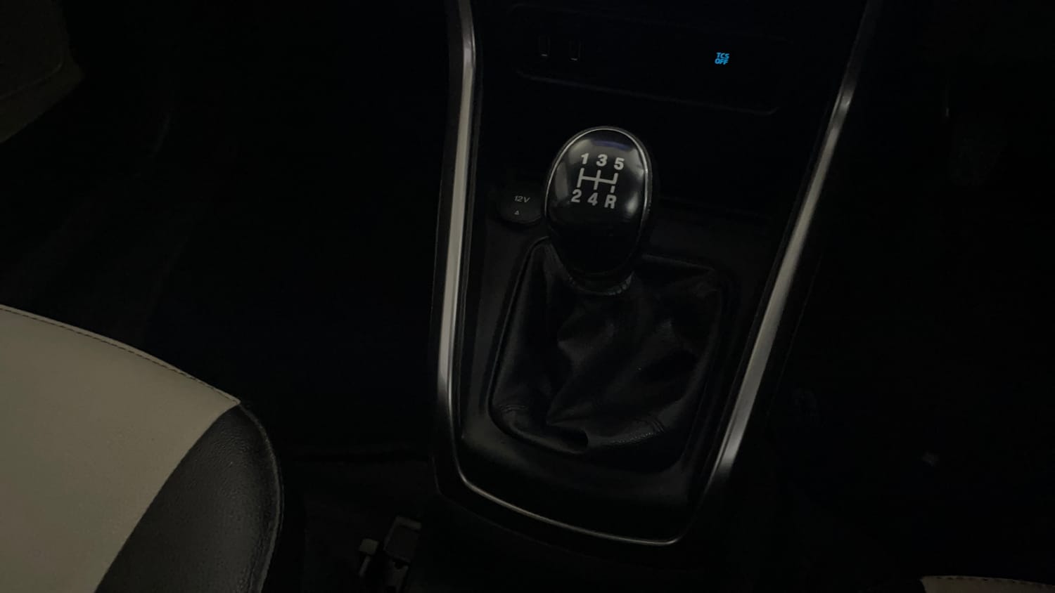 Used 2021 Ford EcoSport Titanium 1.5L TDCi Diesel Manual interior GEAR  KNOB VIEW