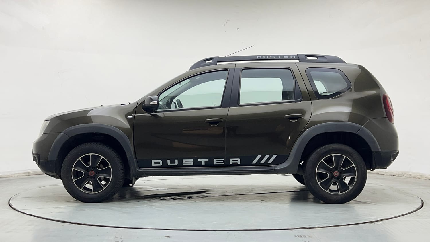 Used 2018 Renault Duster RXS CVT Petrol Automatic exterior LEFT SIDE VIEW