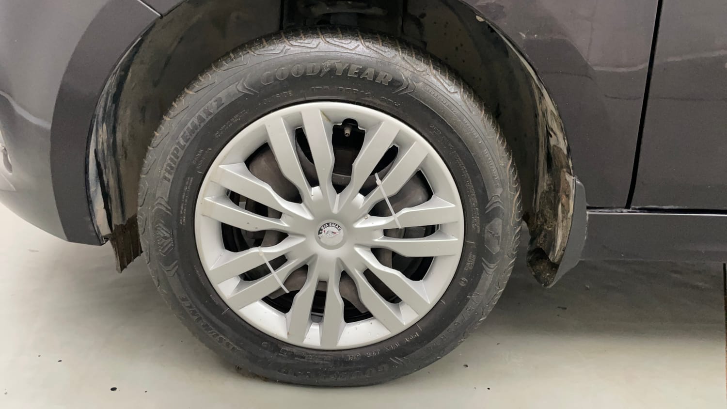 Used 2023 Tata Tiago XZ Plus CNG Cng Manual tyres LEFT FRONT TYRE RIM VIEW