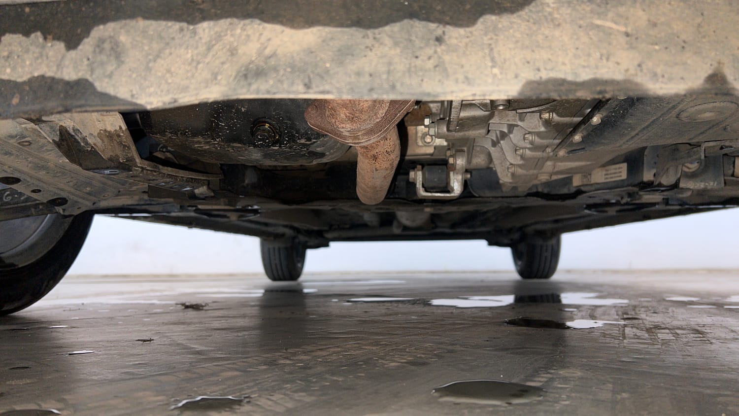 Used 2023 Tata Altroz XZA Petrol Petrol Automatic extra FRONT LEFT UNDERBODY VIEW