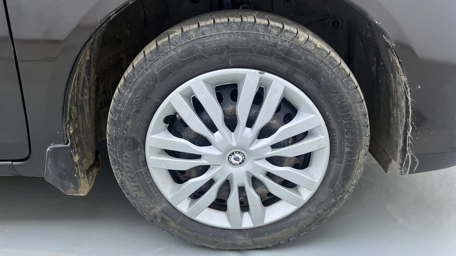 Used 2016 Honda Amaze 1.2 S i-VTEC Petrol Manual tyres RIGHT FRONT TYRE RIM VIEW