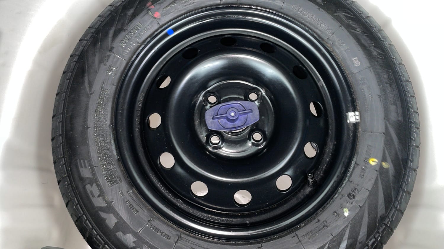 Used 2023 Maruti Suzuki Swift VXi Petrol Manual tyres SPARE TYRE VIEW