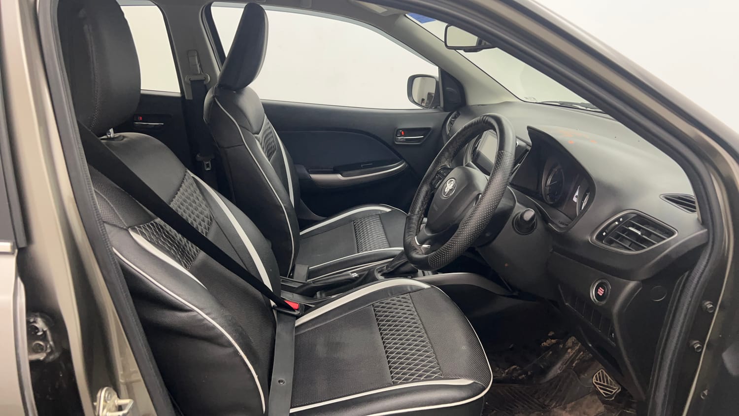Used 2020 Toyota Glanza G CVT Petrol Automatic interior RIGHT SIDE FRONT DOOR CABIN VIEW