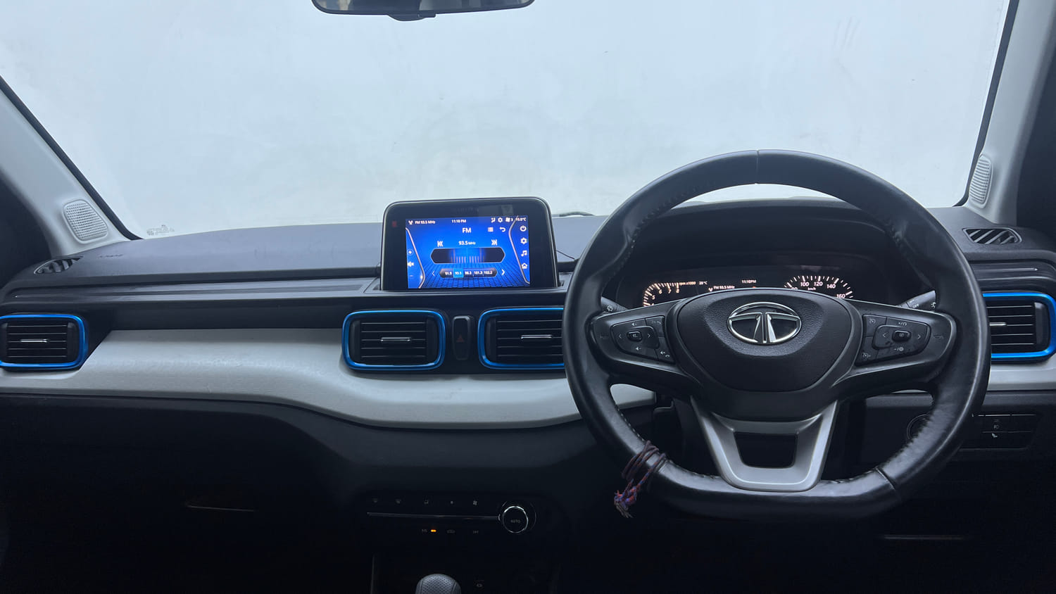 Used 2022 Tata Punch Creative Dual Tone AMT Petrol Automatic interior DASHBOARD VIEW
