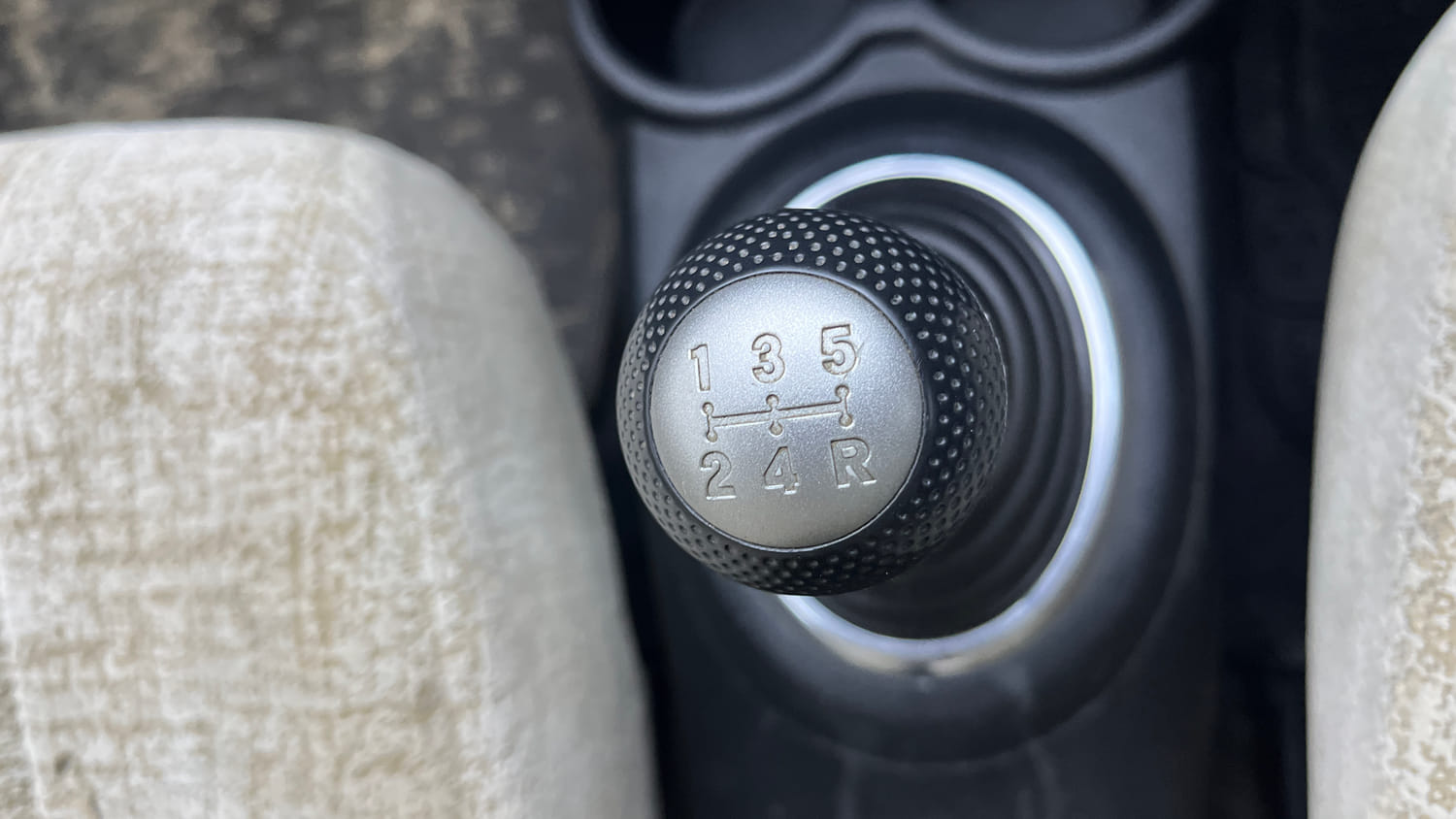 Used 2014 Honda Brio S MT Petrol Manual interior GEAR  KNOB VIEW
