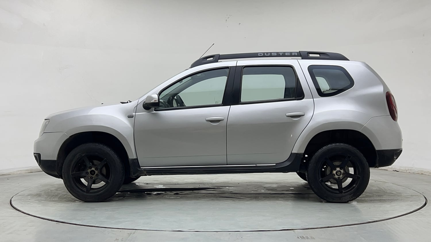 Used 2016 Renault Duster RXL Petrol Petrol Manual exterior LEFT SIDE VIEW