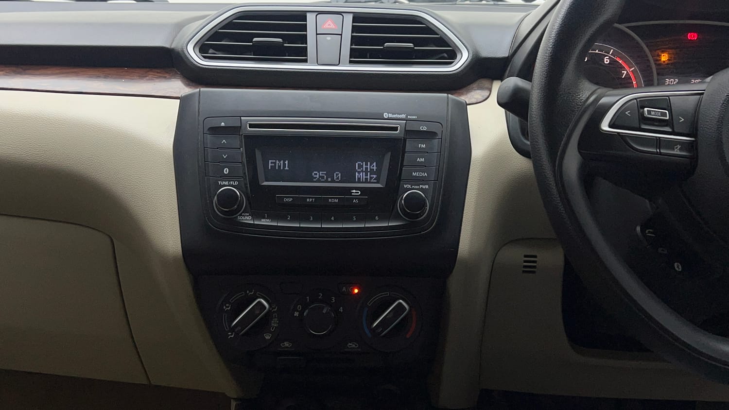 Used 2018 Maruti Suzuki Dzire VXi AMT Petrol Automatic interior MUSIC SYSTEM & AC CONTROL VIEW