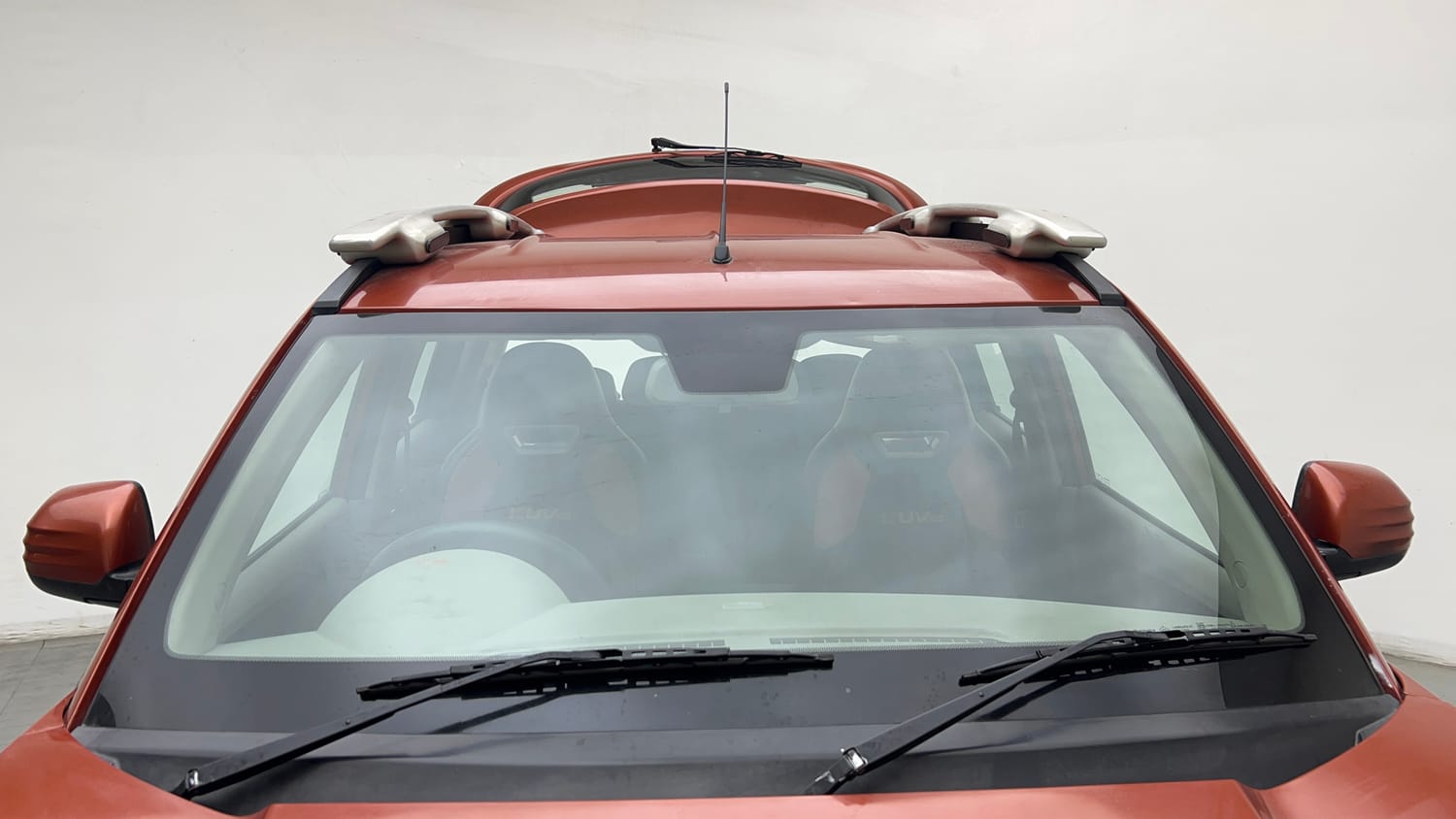 Used 2016 Mahindra KUV100 K6+ 6 STR Petrol Manual exterior FRONT WINDSHIELD VIEW