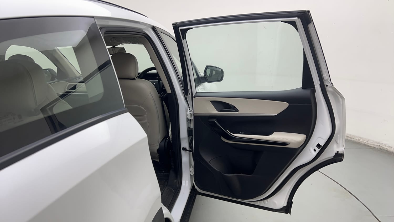 Used 2022 Mahindra XUV700 AX 5 Petrol AT 5 STR Petrol Automatic interior RIGHT REAR DOOR OPEN VIEW