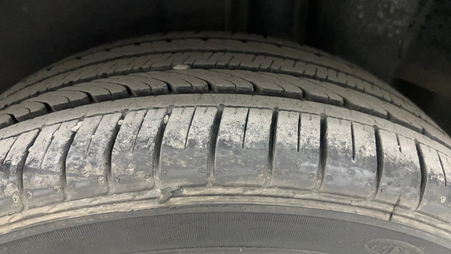Used 2025 Maruti Suzuki Ciaz Alpha 1.5 AT Petrol Automatic tyres LEFT REAR TYRE TREAD VIEW