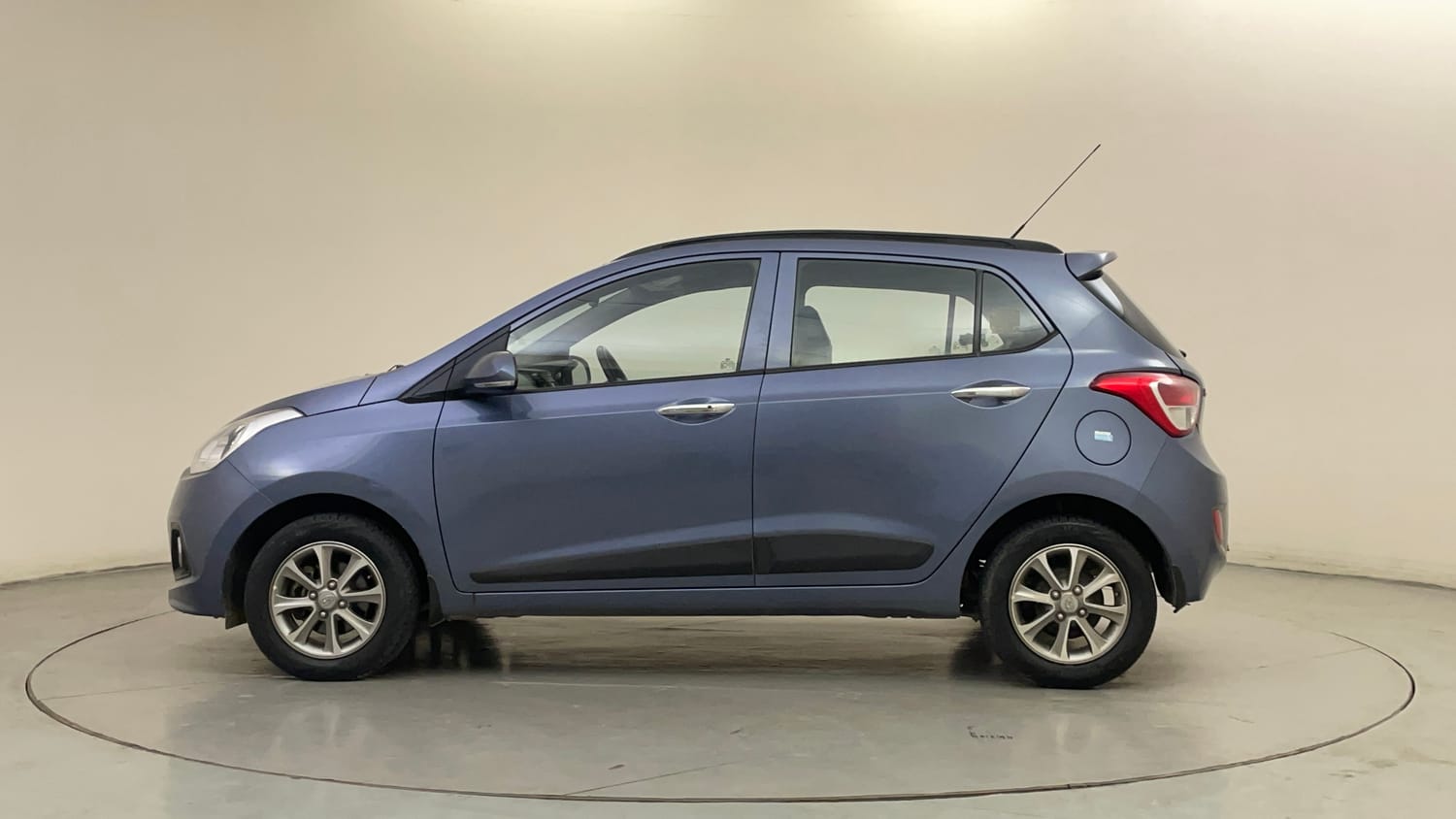 Used 2016 Hyundai Grand i10 Asta AT 1.2 Kappa VTVT (O) Petrol Automatic exterior LEFT SIDE VIEW