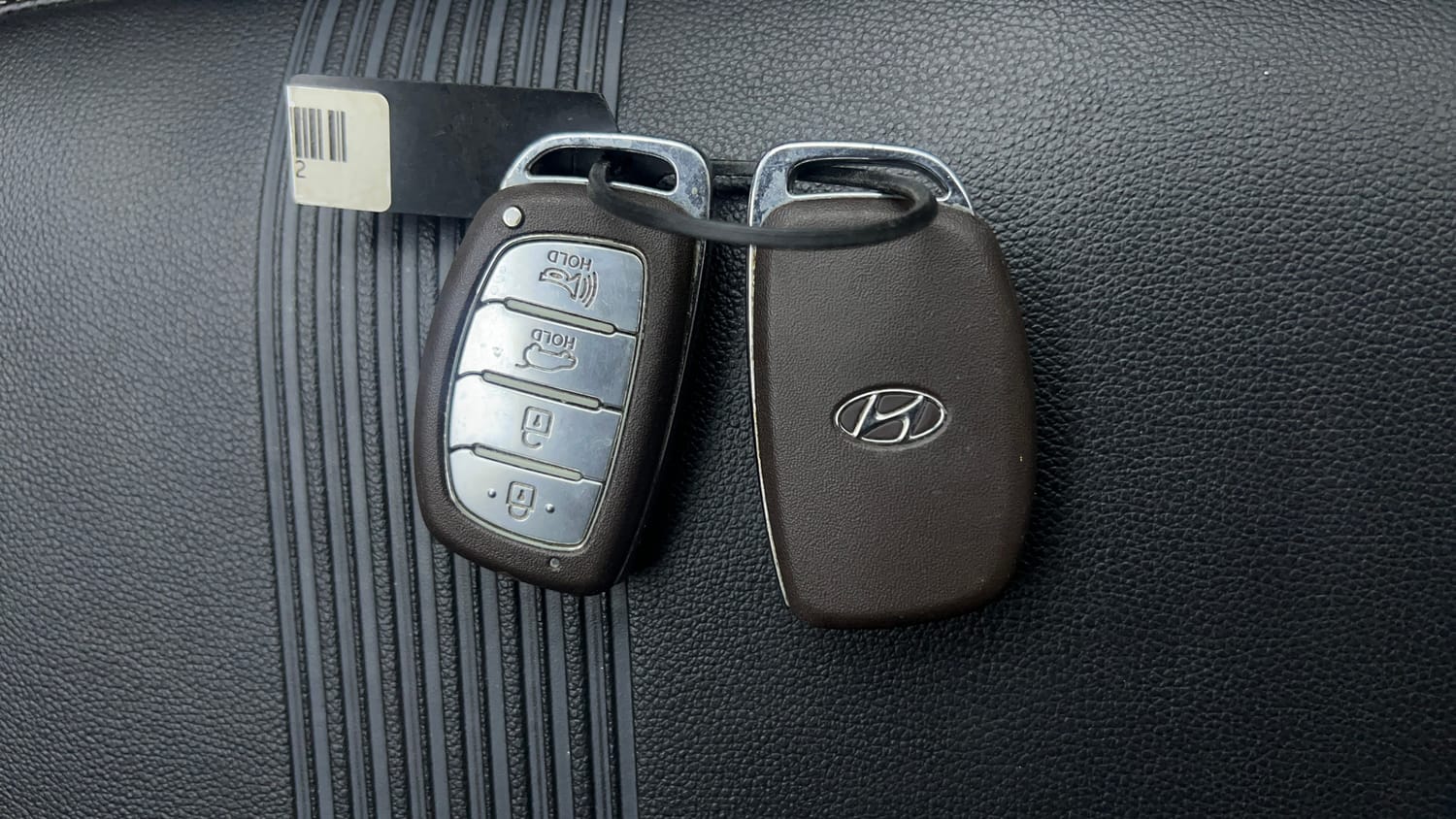 Used 2020 Hyundai New i20 Asta (O) 1.0 Turbo DCT Petrol Automatic extra CAR KEY VIEW