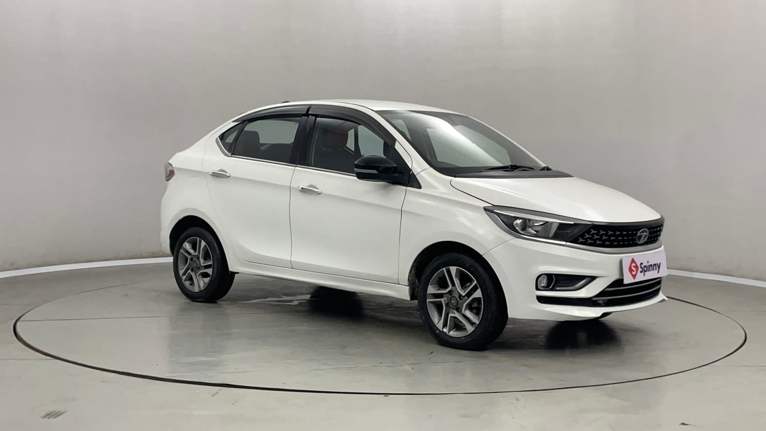 Used 2022 Tata Tigor XZA Plus Petrol Automatic exterior RIGHT FRONT CORNER VIEW
