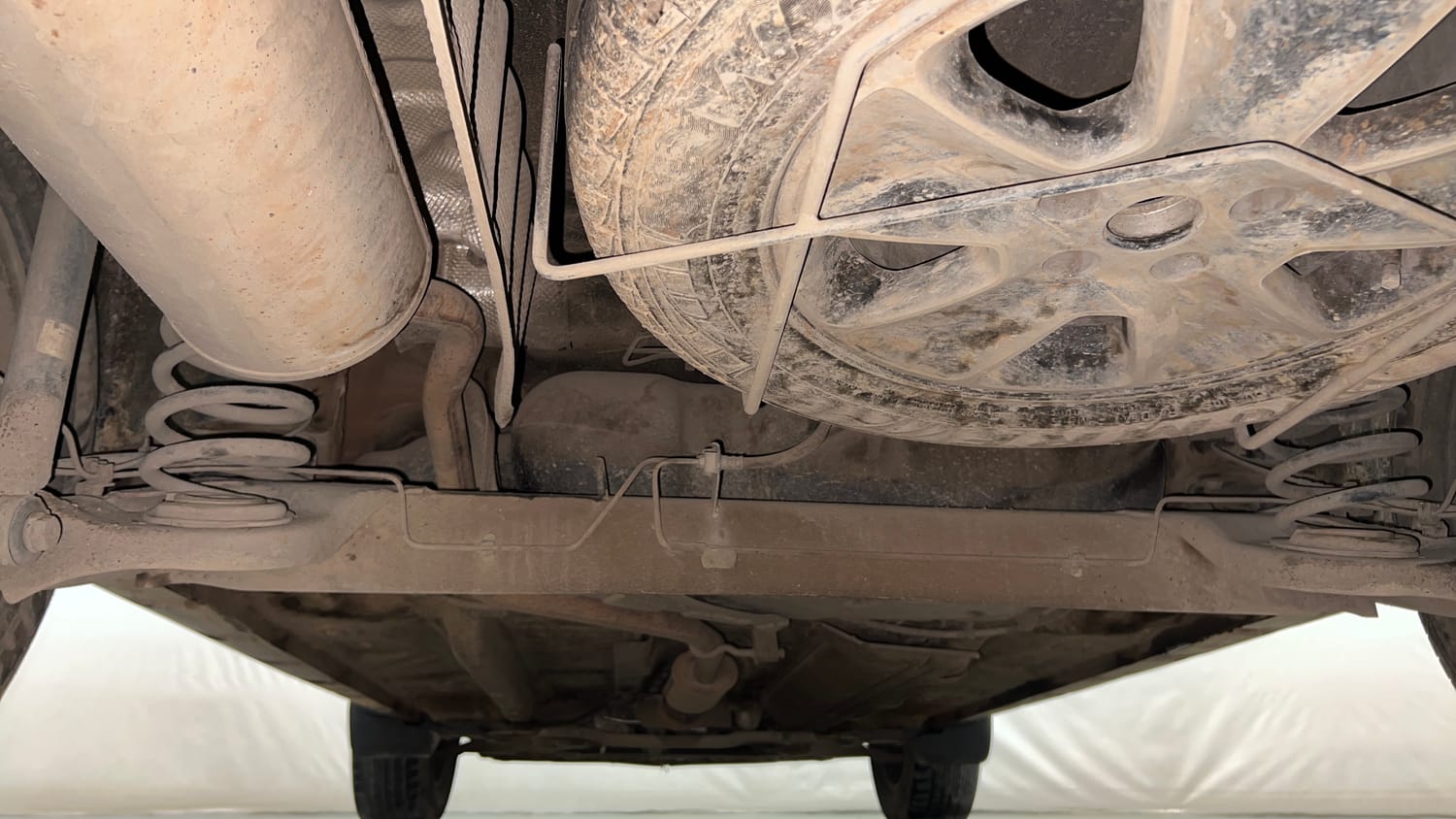 Used 2018 Renault Duster RXS CVT Petrol Automatic extra REAR UNDERBODY VIEW (TAKEN FROM REAR)