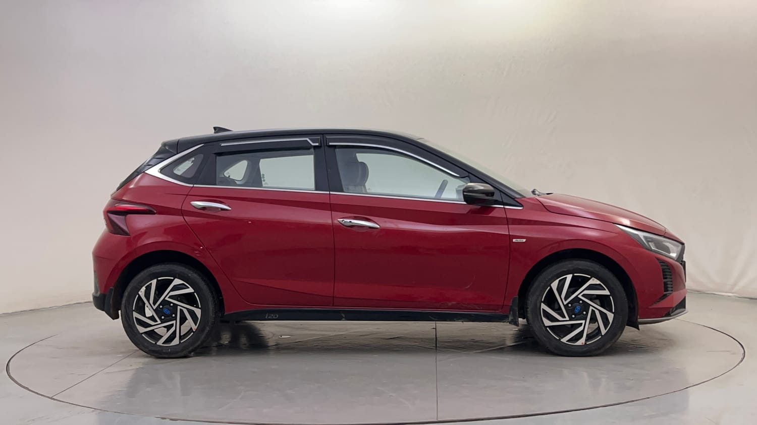 Used 2024 Hyundai New i20 Asta (O) 1.2 IVT Petrol Automatic exterior RIGHT SIDE VIEW