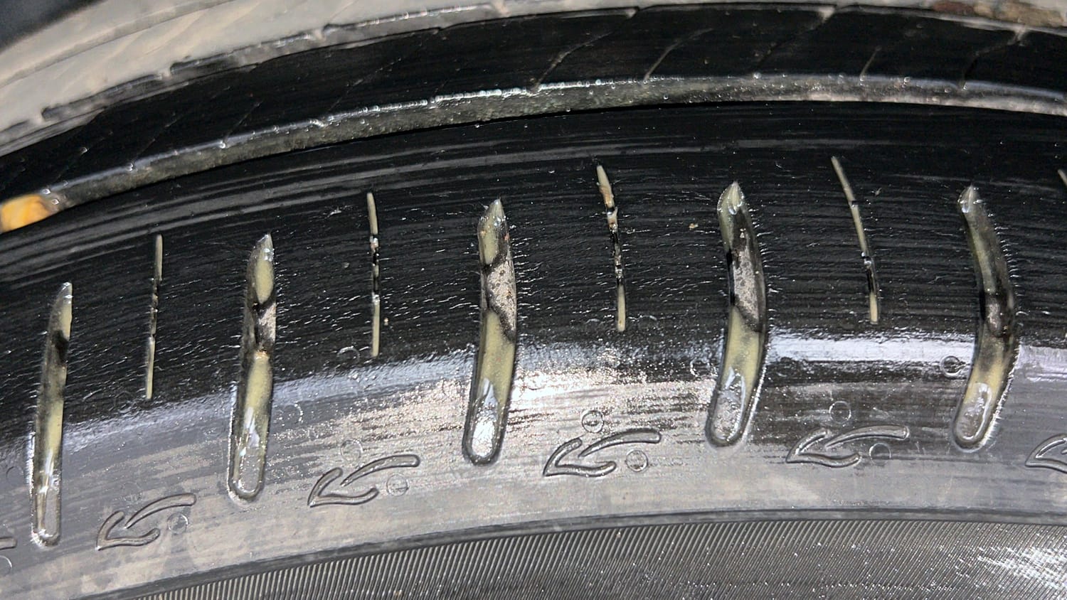 Used 2023 Tata Altroz XZA Petrol Petrol Automatic tyres RIGHT REAR TYRE TREAD VIEW