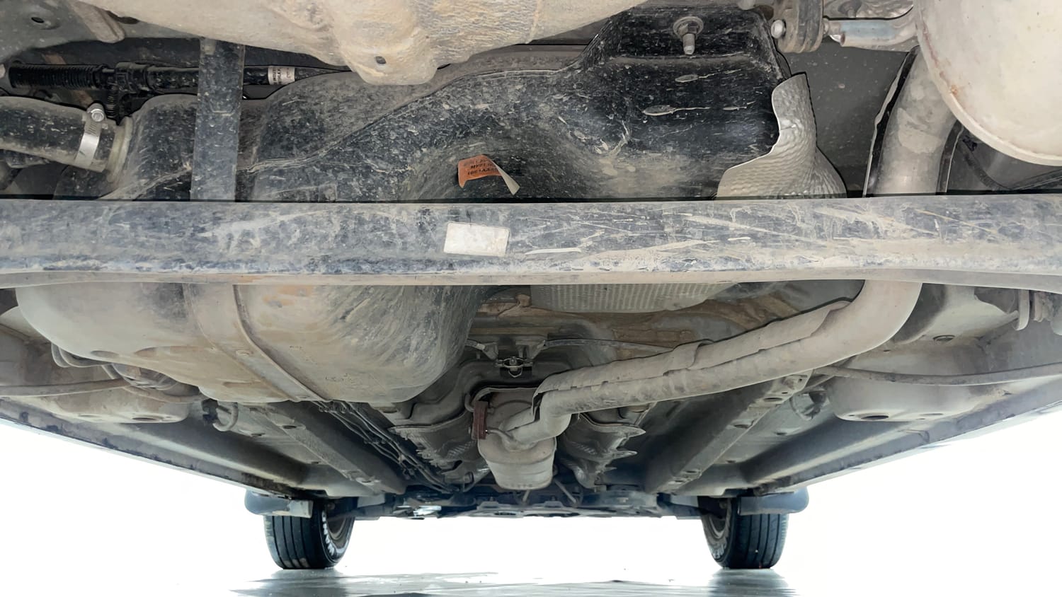 Used 2022 Mahindra XUV 300 W8 (O) 1.2 Petrol Petrol Manual extra REAR UNDERBODY VIEW (TAKEN FROM REAR)
