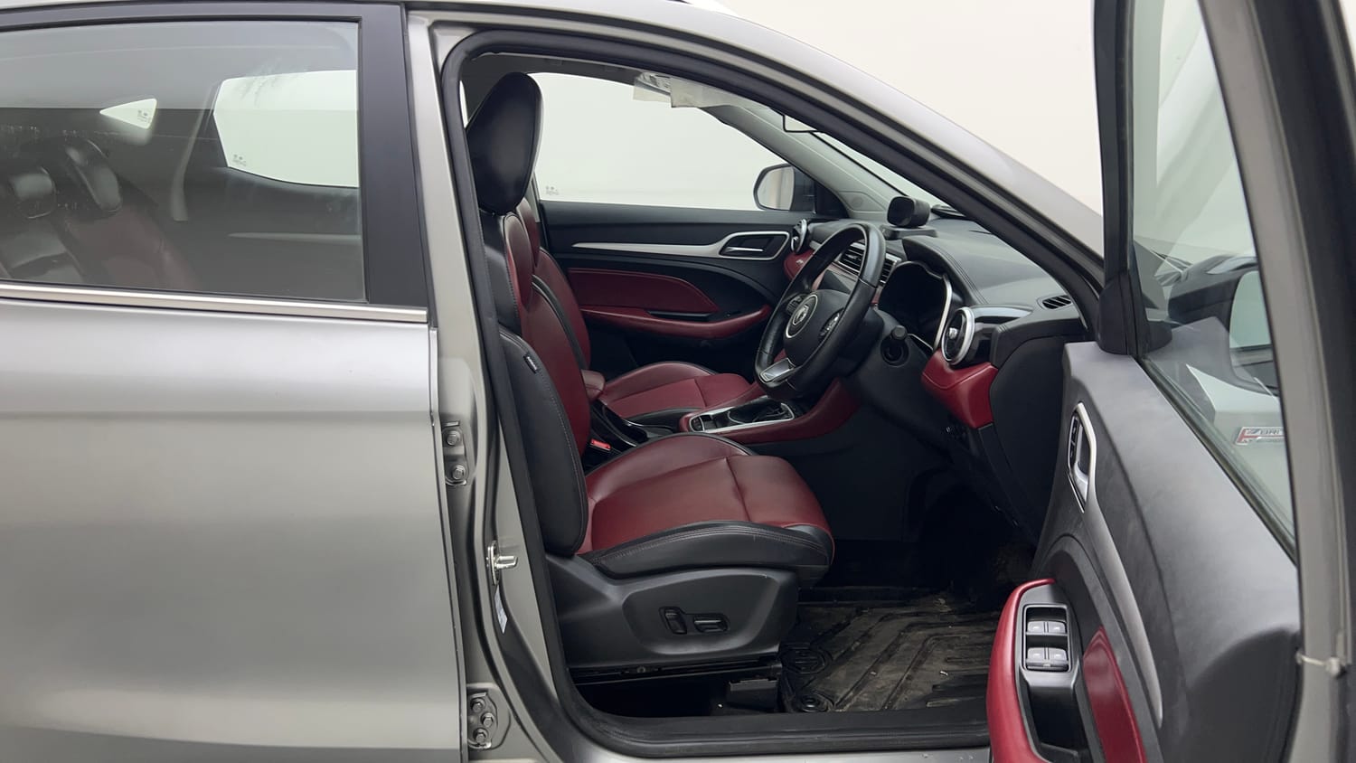 Used 2023 MG Motors Astor Savvy 1.3 Turbo AT S Red Petrol Automatic interior RIGHT SIDE FRONT DOOR CABIN VIEW