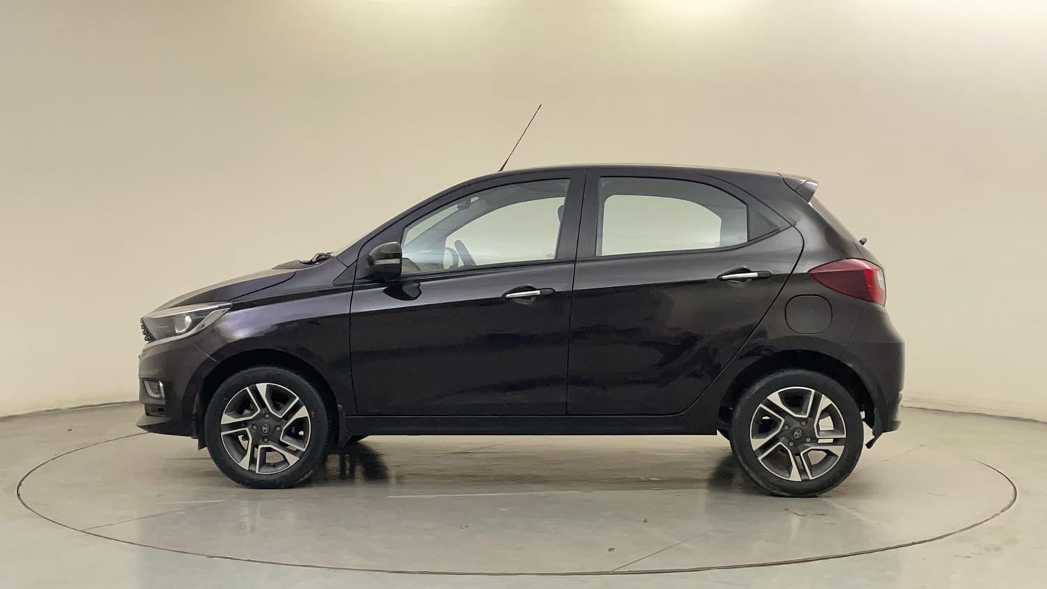 Used 2023 Tata Tiago XZ Plus Petrol Manual exterior LEFT SIDE VIEW